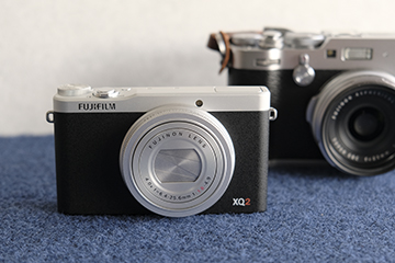 FUJIFILM XQ2